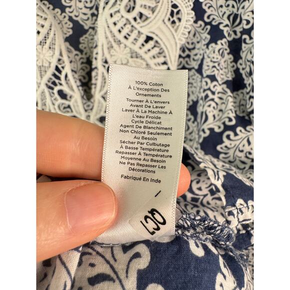 Talbots Women’s L Tunic Top Blouse Cotton Navy White V-Neck Lace Medallion Boho - Picture 8 of 8